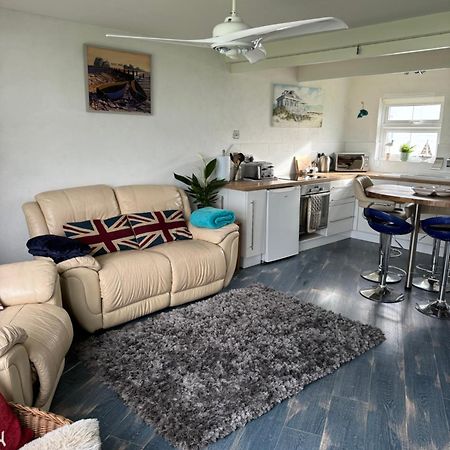 Cosy Beach Chalet Scratby Buitenkant foto